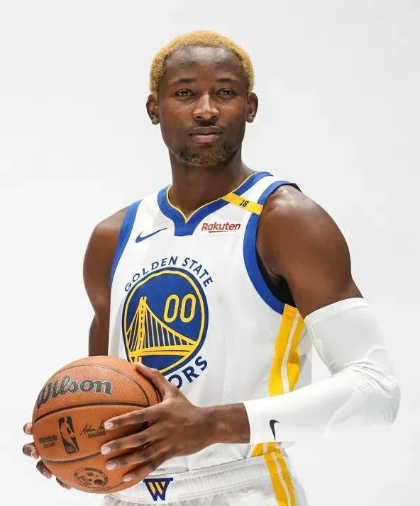 蒂姆在G2比赛中突破纪录，出色防守引发热议！的简单介绍