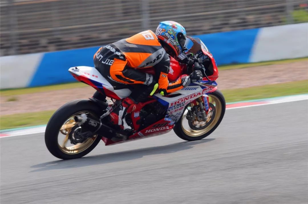  巴黎圣日耳曼比赛为什么中断 